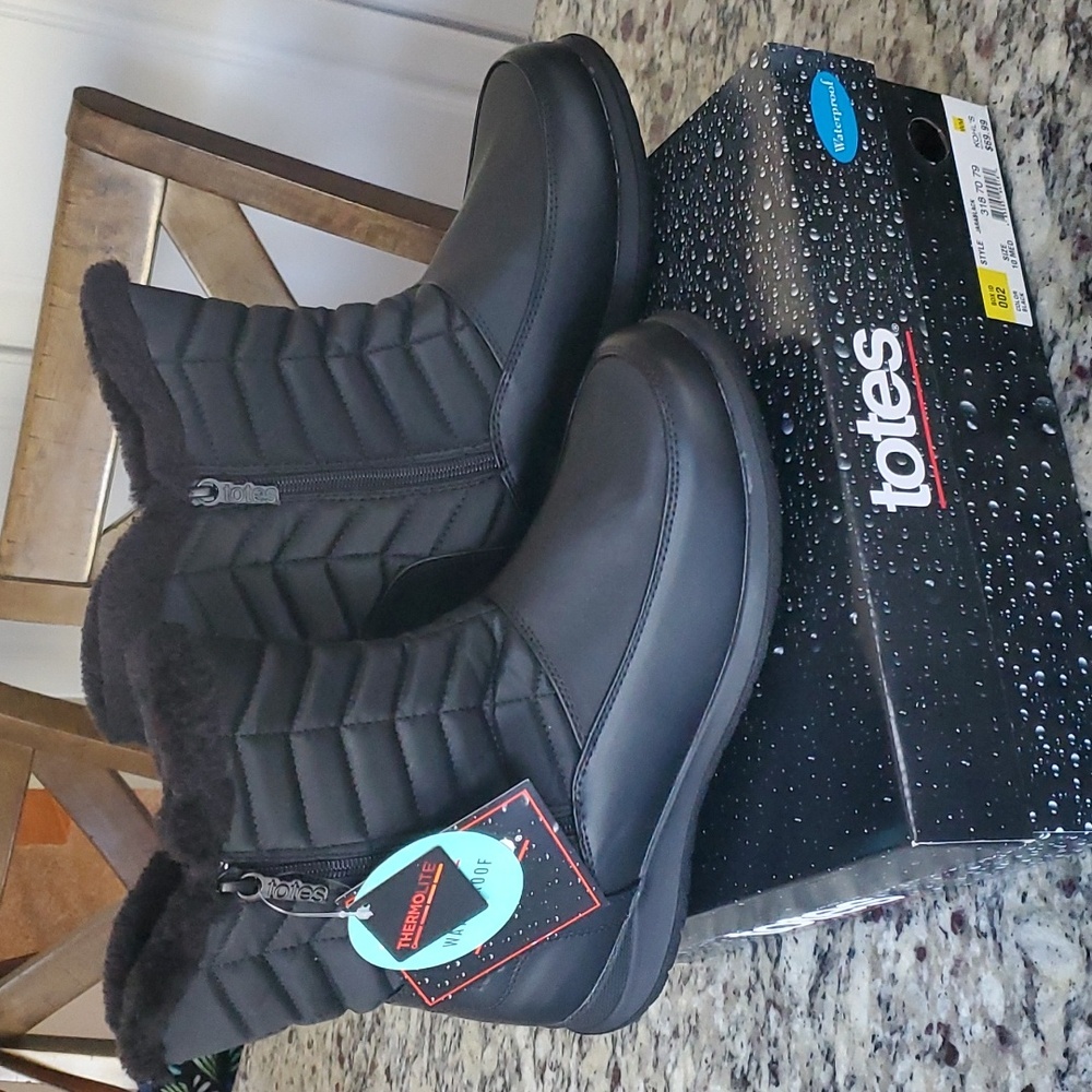 Totes Black Boots - Size 10M